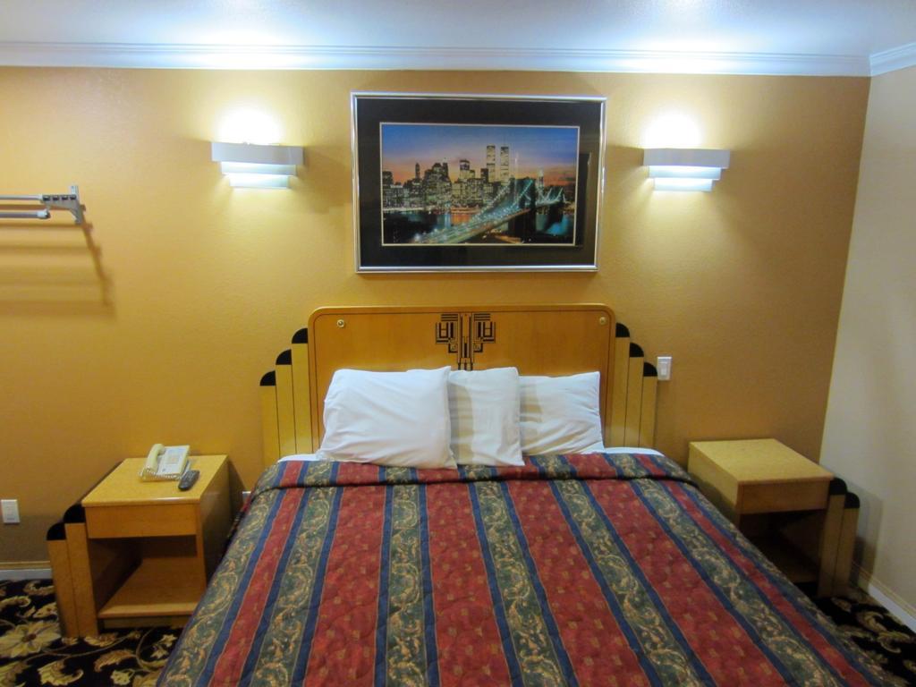 Sunrise Inn Gardena Oda fotoğraf